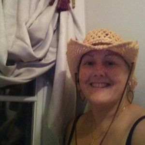 Meet your Posher, Tabitha